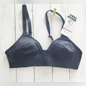 Women's Black Playtex Secrets Wireless Bra Size Medium BNWT